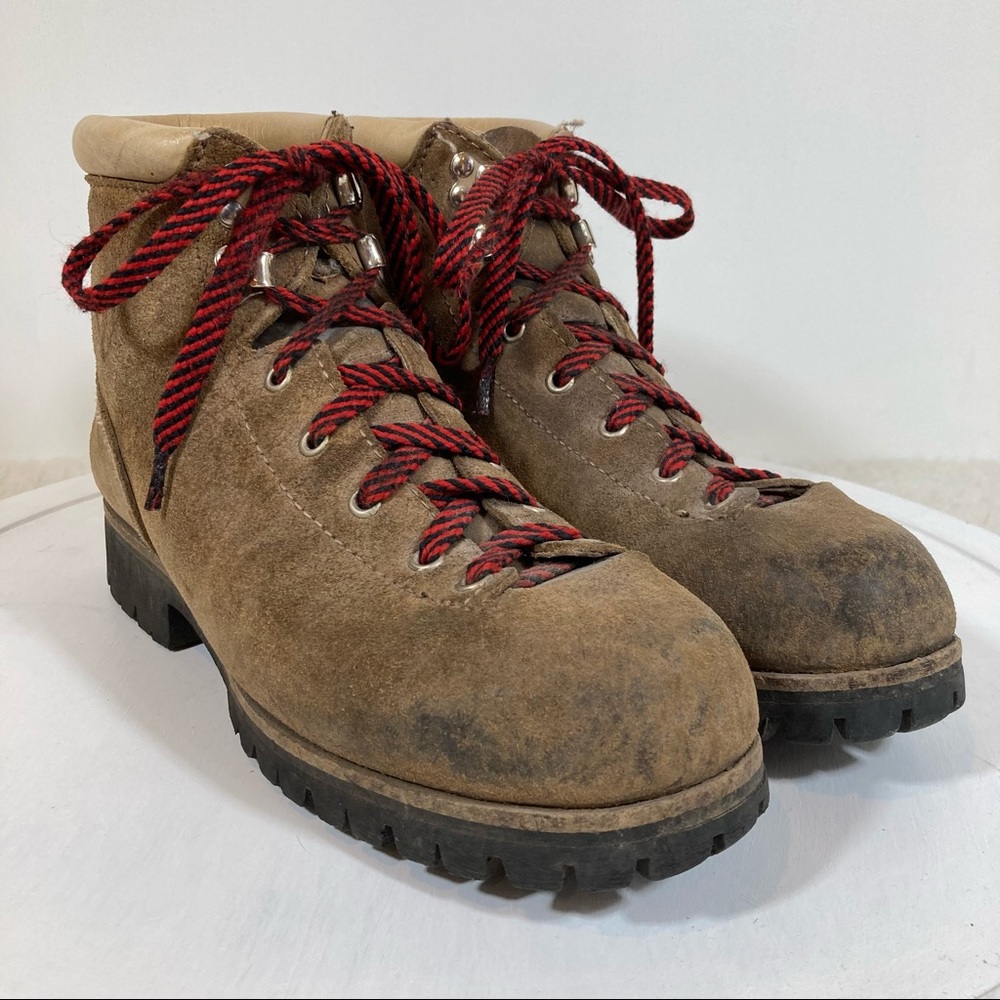 Vasque Brown Lace Up Boots with Red Laces
